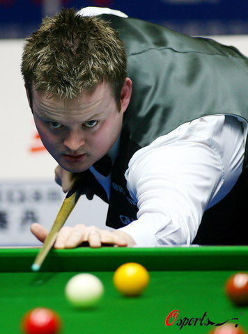 而他依然保 而他依然保