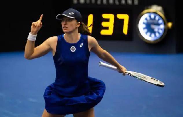 而马琳站在 而马琳站在